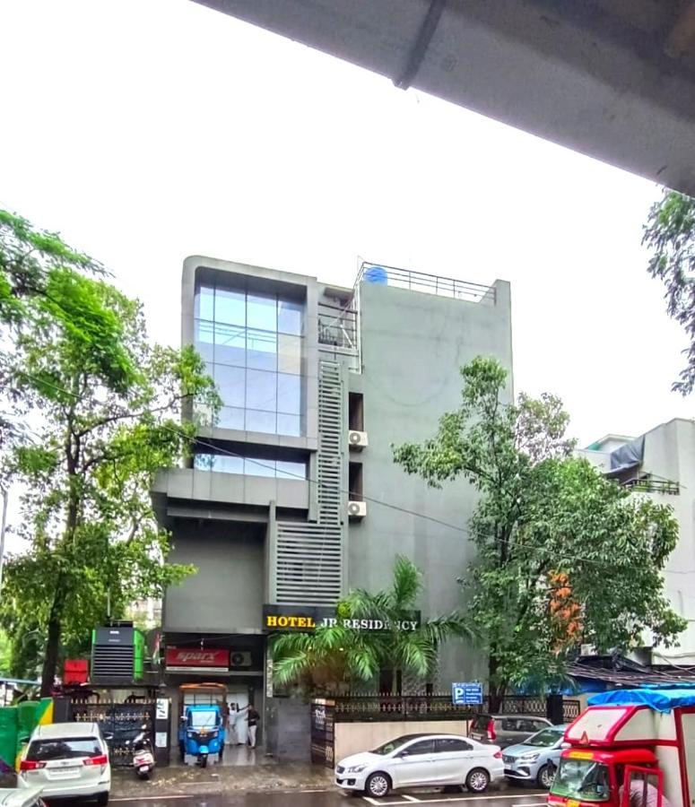 J R Residency Hotell Navi Mumbai Eksteriør bilde