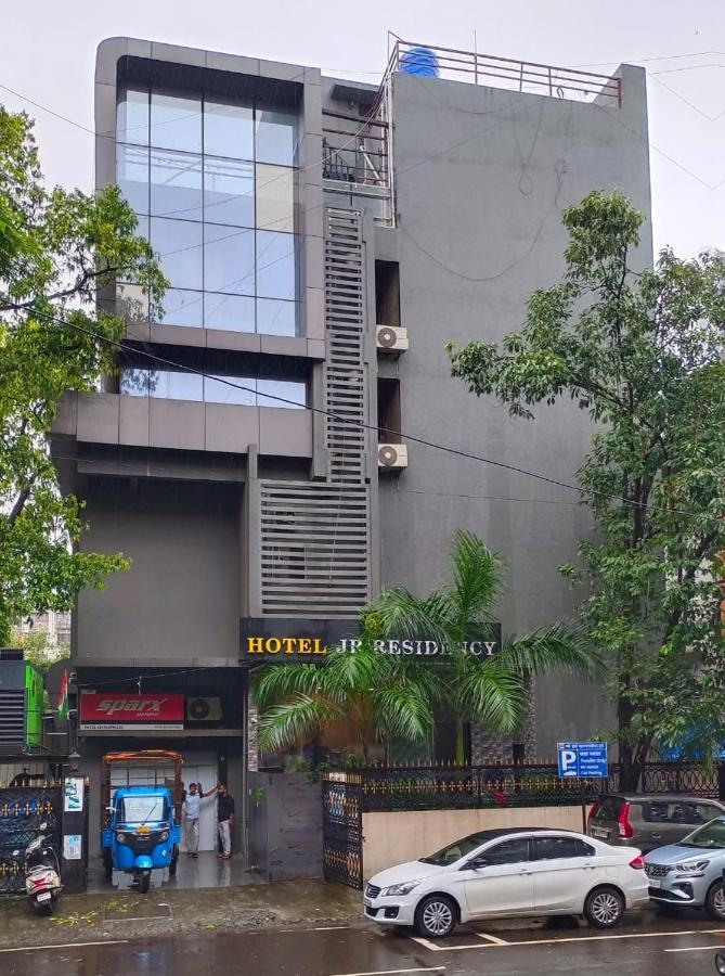 J R Residency Hotell Navi Mumbai Eksteriør bilde