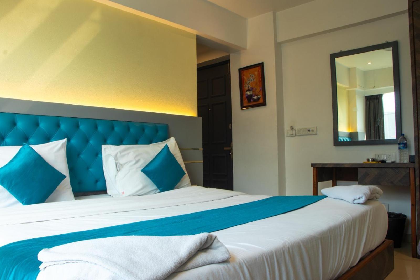 J R Residency Hotell Navi Mumbai Eksteriør bilde