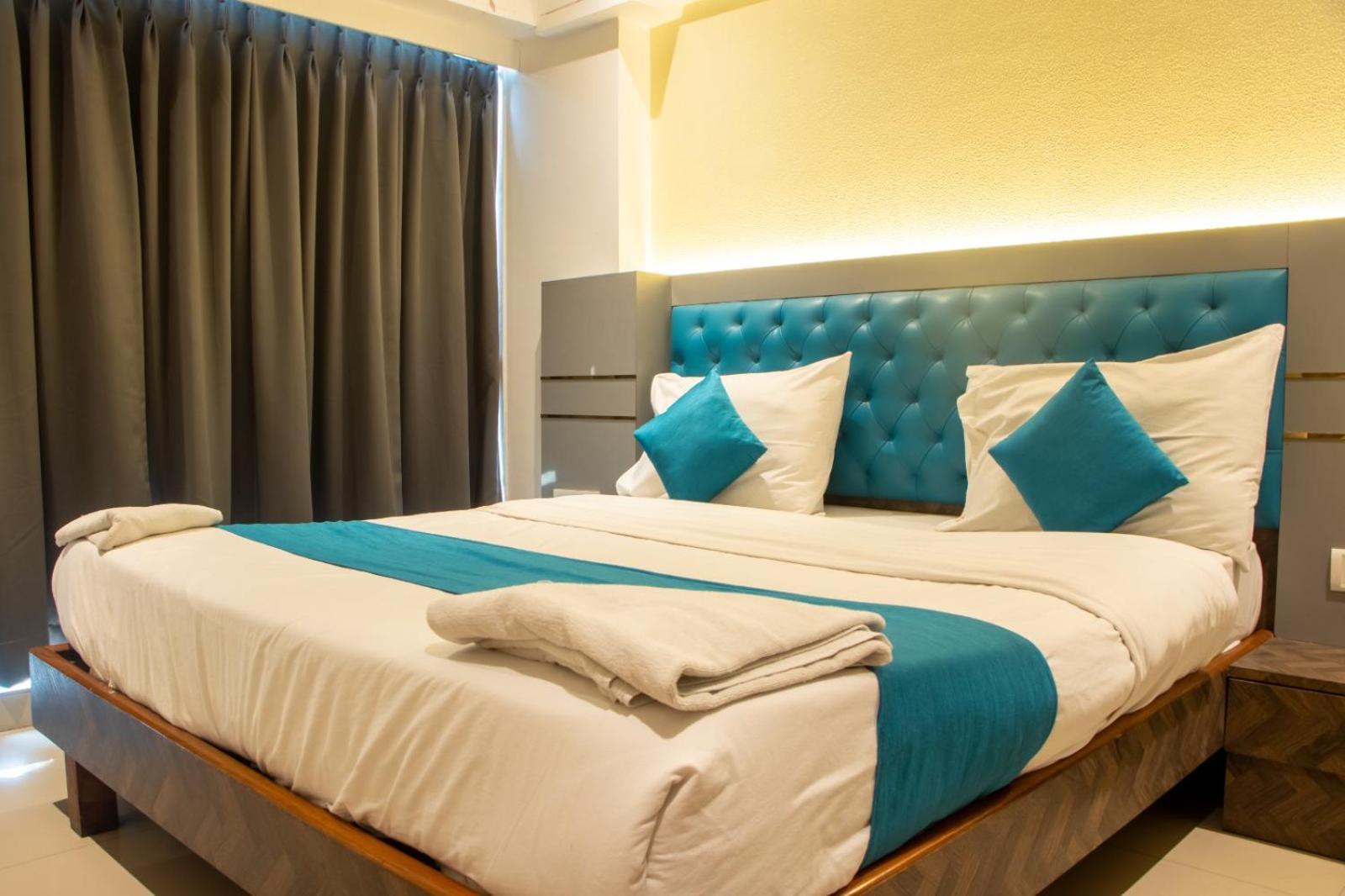 J R Residency Hotell Navi Mumbai Eksteriør bilde