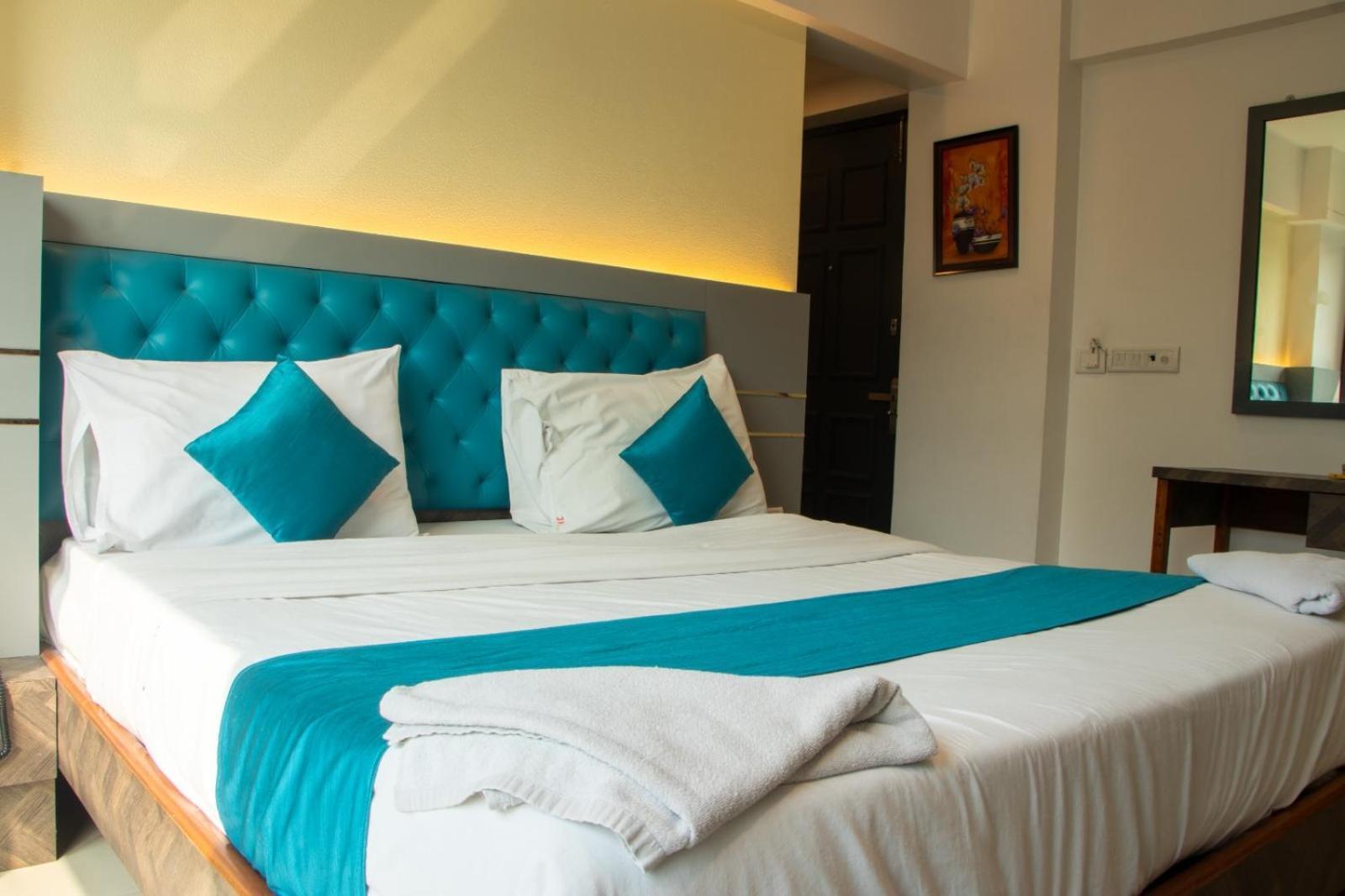 J R Residency Hotell Navi Mumbai Eksteriør bilde
