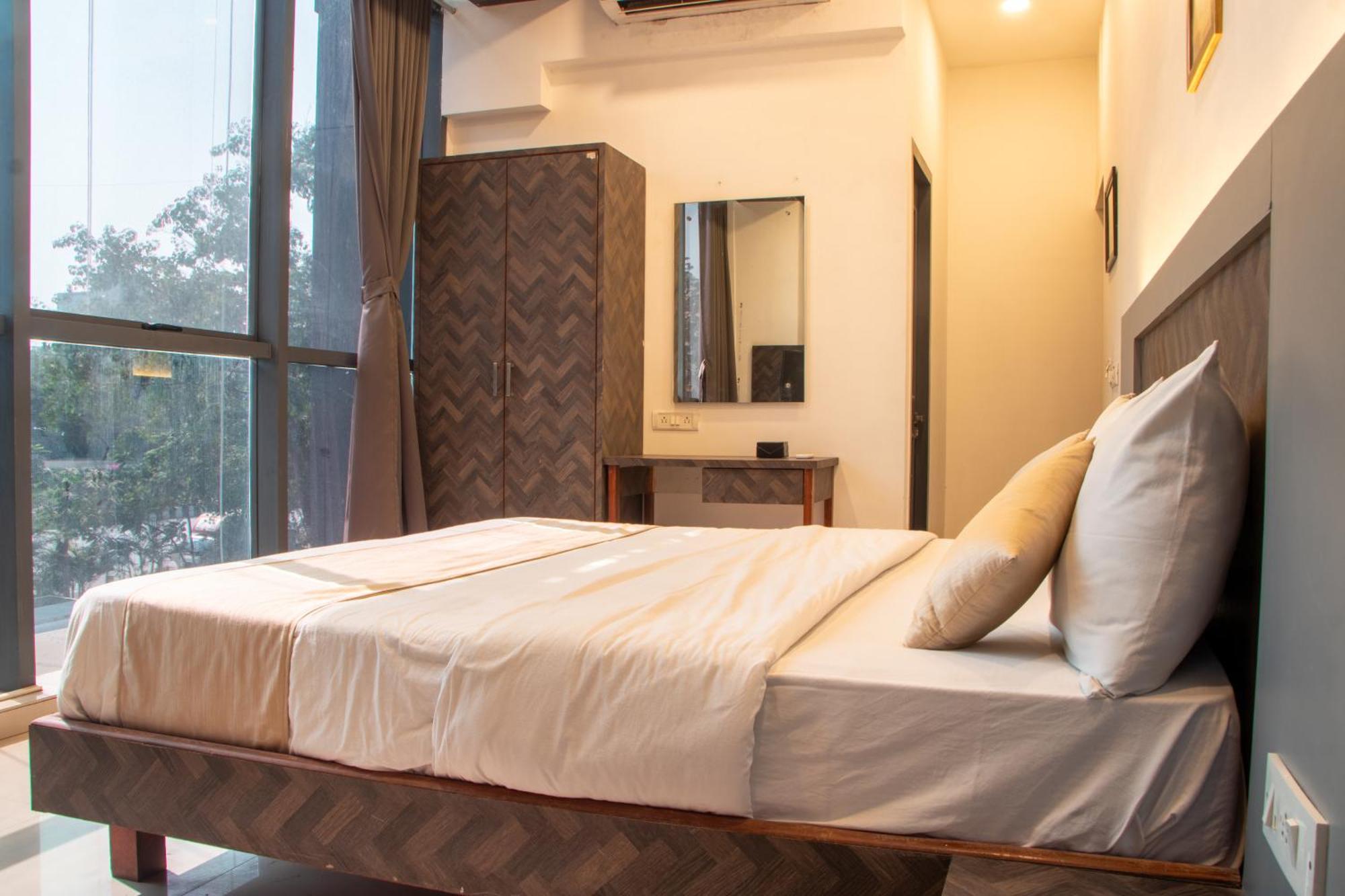 J R Residency Hotell Navi Mumbai Eksteriør bilde